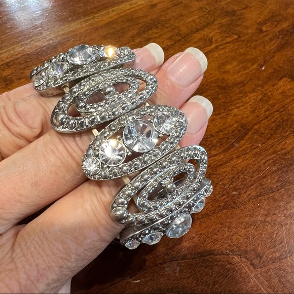 Shiny Silver Bracelet Stretch Costume Jewelry - Picture 2 of 4